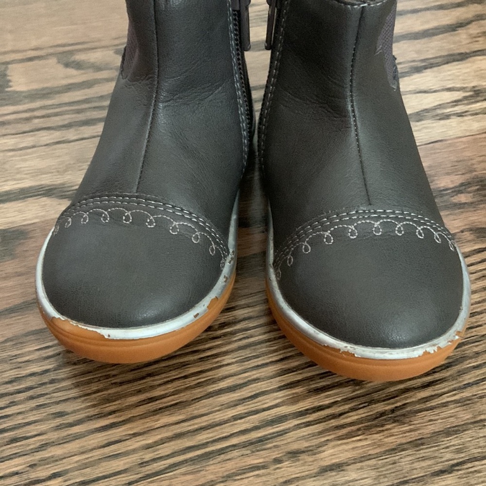 Livie & Luca Gray Silver Butterfly Girls Zipper Ankle Boots - Picture 3 of 10